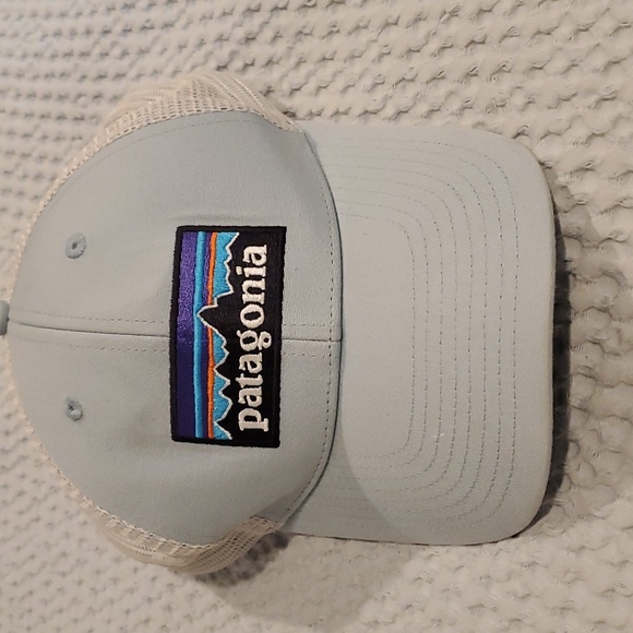 Patagonia Other - Patagonia p-6 logo trucker hat